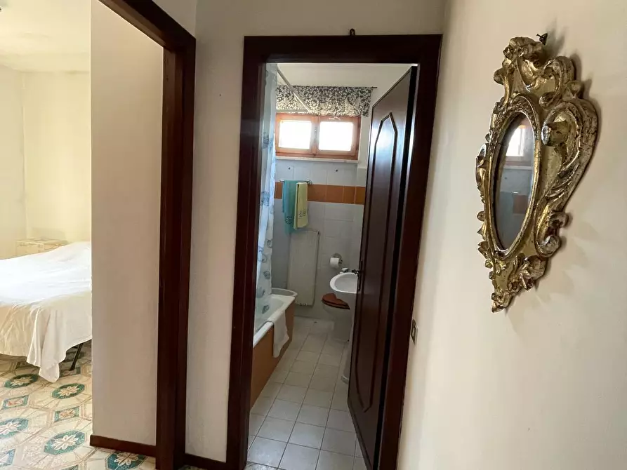 Immagine 15 di Bilocale in vendita  a Ameglia