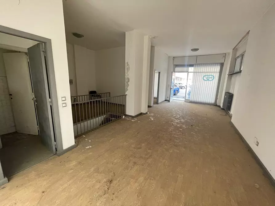 Immagine 17 di Locale commerciale in vendita  in Piazzale Giotto 46 a Perugia