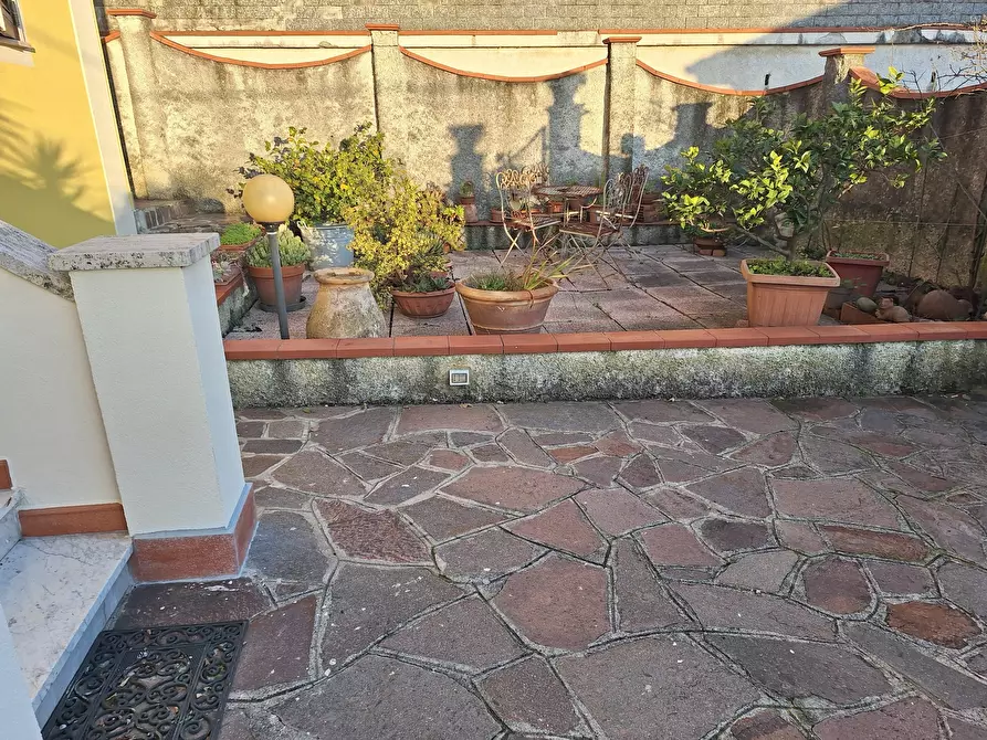 Immagine 12 di Casa semindipendente in vendita  a La Spezia