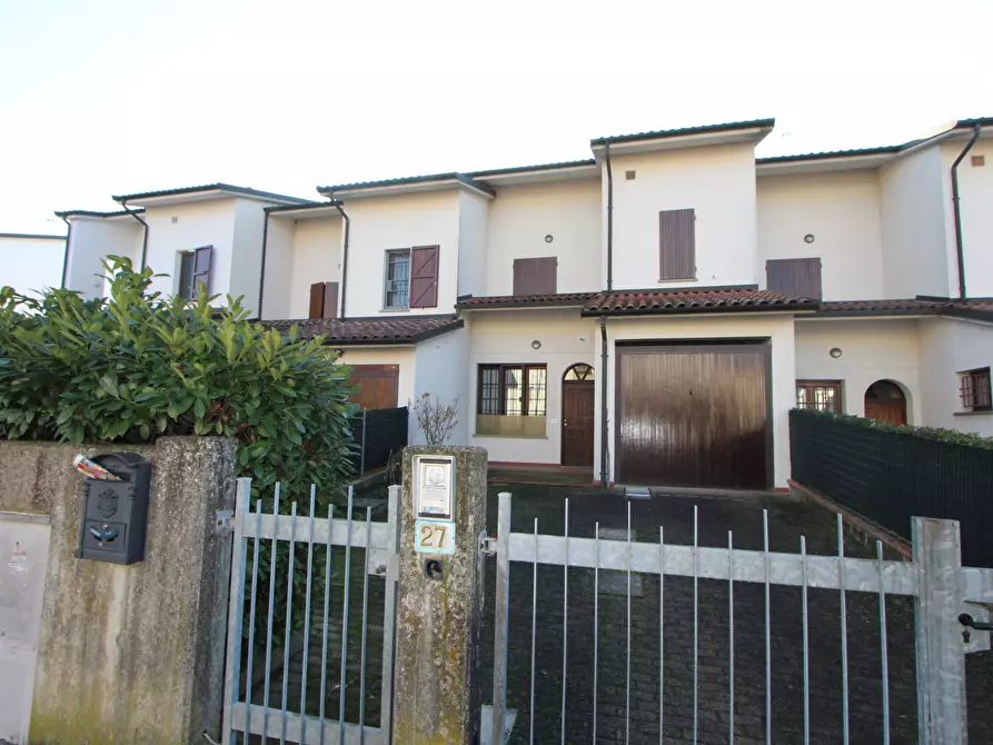 Immagine 8 di Villetta a schiera in vendita  in Via Pietro Nenni 26 a Valsamoggia