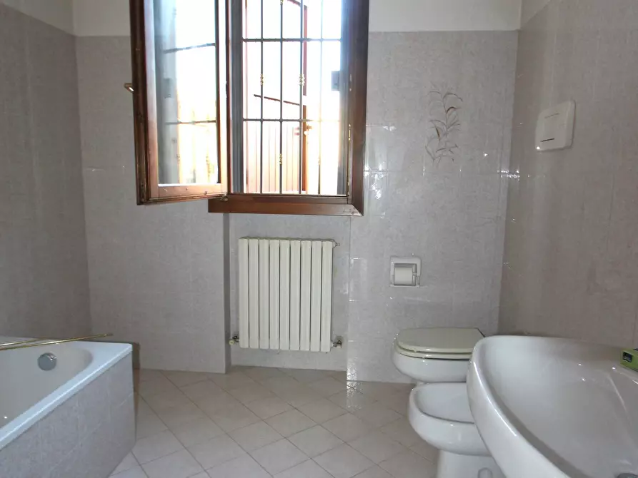 Immagine 38 di Villetta a schiera in vendita  in Via Pietro Nenni 26 a Valsamoggia