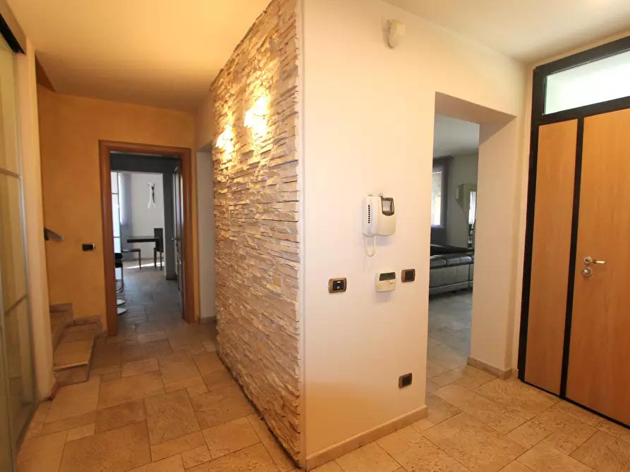 Immagine 9 di Villa in vendita  in Via Augusto Ferrari a Valsamoggia