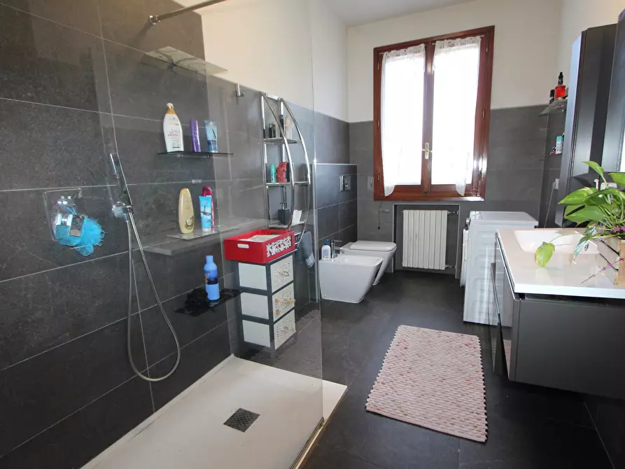 Immagine 47 di Villa in vendita  in Via dell'Artigiano 1 a Valsamoggia