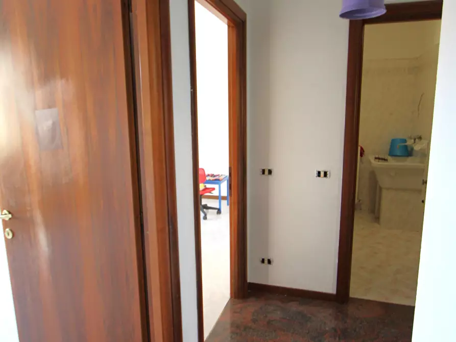 Immagine 27 di Appartamento in vendita  in Viale dell'Indipendenza a Valsamoggia