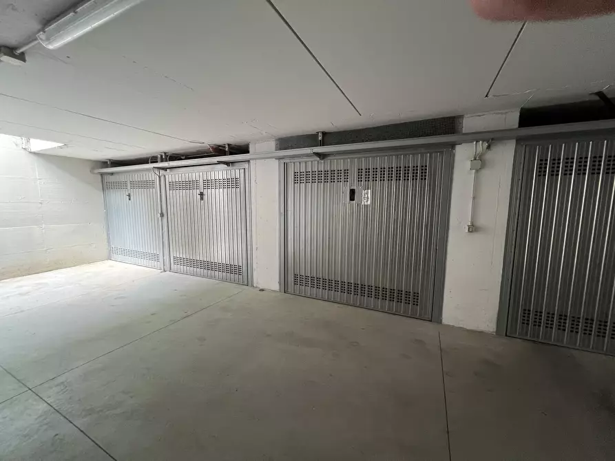 Immagine 5 di Garage in vendita  in Via Castelfranco a Valsamoggia