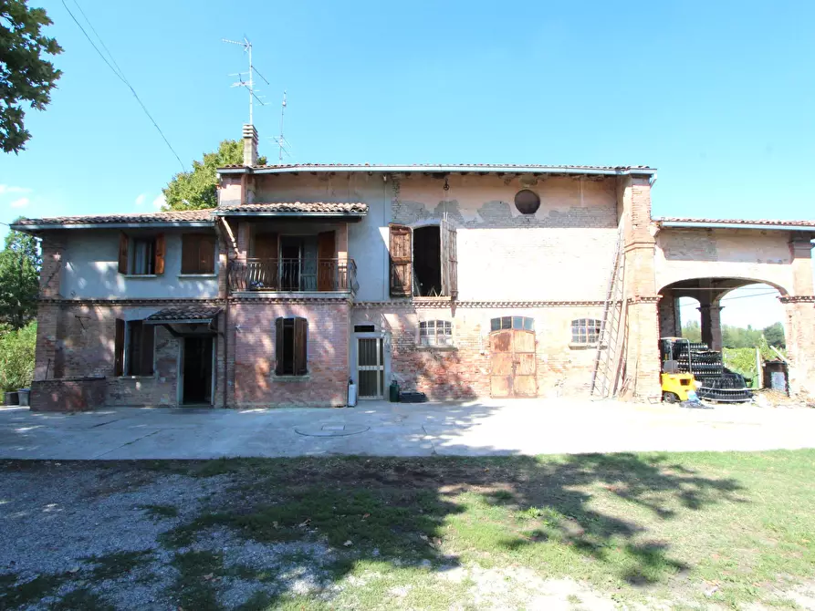 Immagine 2 di Porzione di casa in vendita  in Via Monteveglio a Valsamoggia