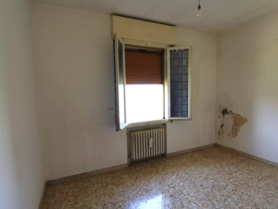 Immagine 7 di Porzione di casa in vendita  in Viale M. di Canossa a Valsamoggia