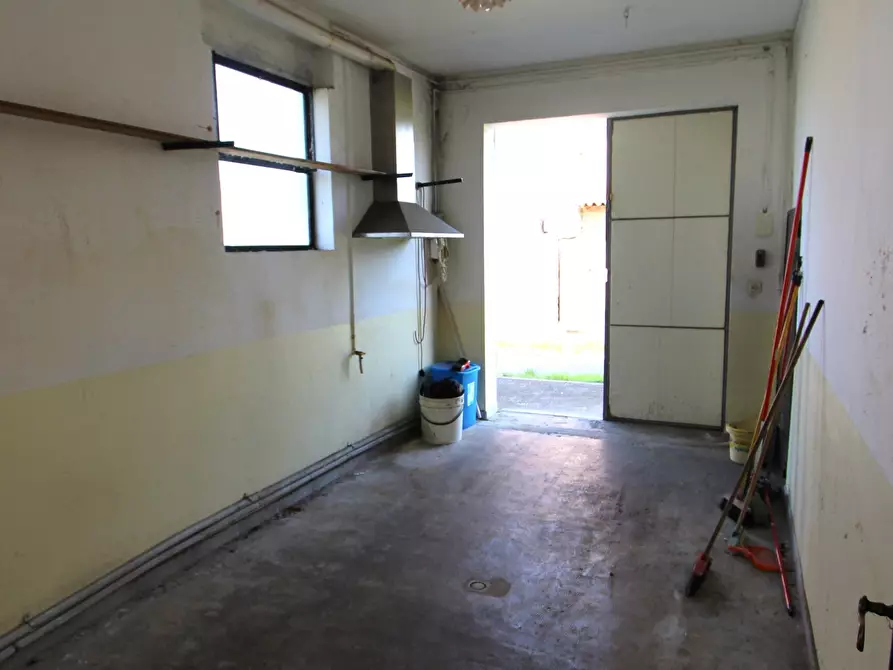 Immagine 28 di Porzione di casa in vendita  in Viale M. di Canossa a Valsamoggia