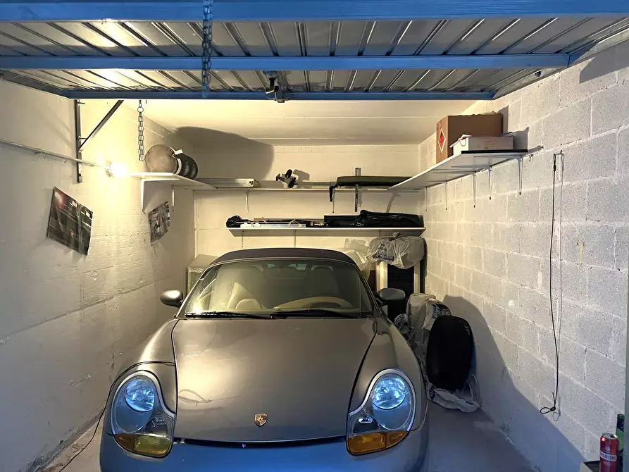 Immagine 4 di Garage in vendita  in Via Castelfranco a Valsamoggia