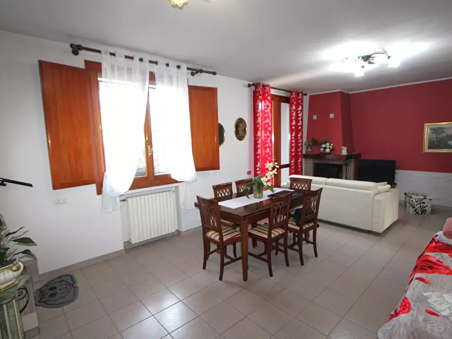 Immagine 4 di Villa in vendita  in Via dell'Artigiano 1 a Valsamoggia