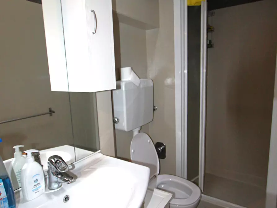 Immagine 19 di Appartamento in vendita  in Via G. Matteotti a Valsamoggia