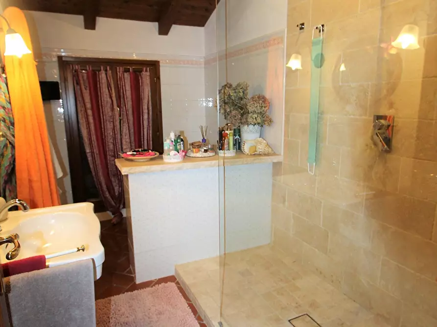 Immagine 9 di Porzione di casa in vendita  in Via Marco Biagi a Valsamoggia