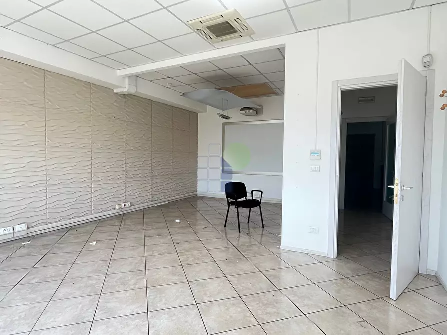 Immagine 39 di Attività artigianale in vendita  in Via  Cimarosa 55 a Livorno