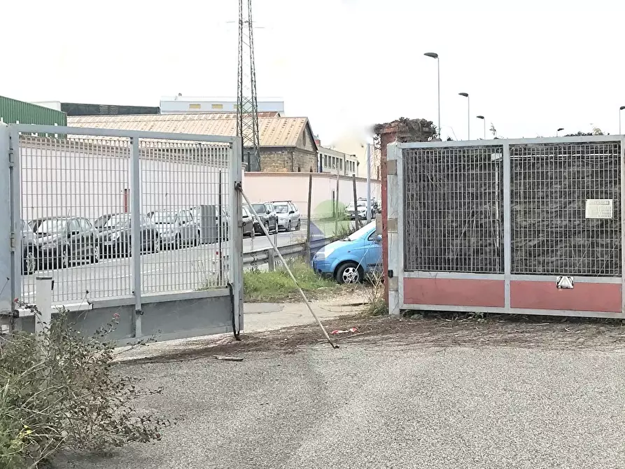 Immagine 11 di Ufficio in vendita  in Via delle Cateratte 11 a Livorno