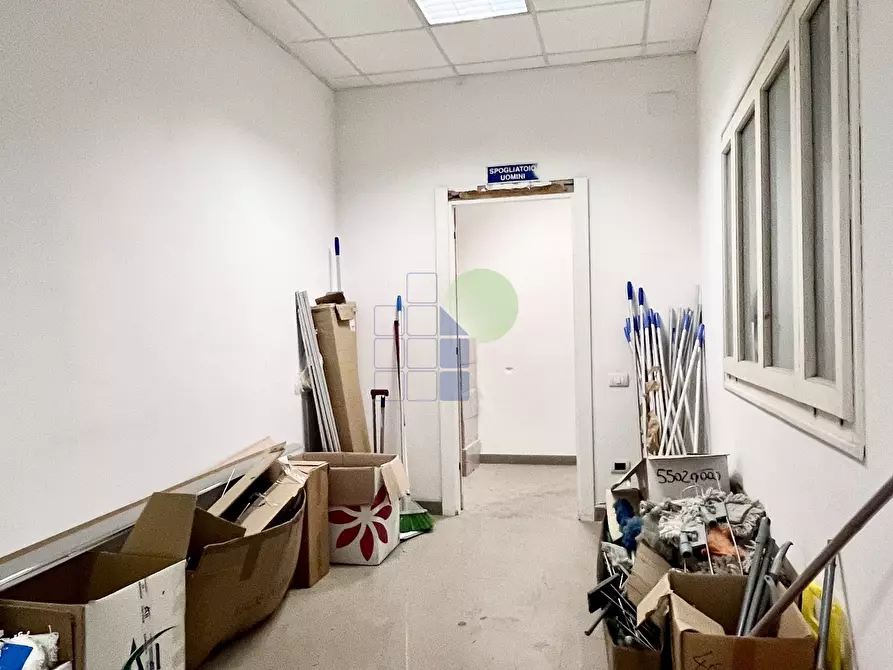 Immagine 18 di Attività artigianale in vendita  in Via Grotta delle Fate 89 a Livorno