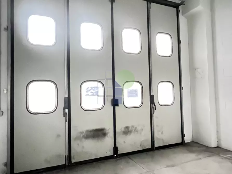 Immagine 11 di Attività artigianale in affitto  in Via Cimarosa 111 a Livorno