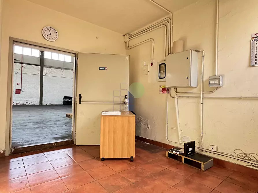 Immagine 6 di Attività artigianale in affitto  in Via Del Marzocco 40 a Livorno