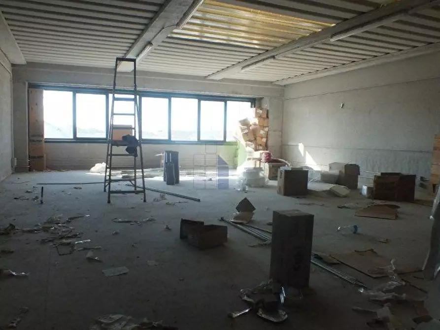 Immagine 15 di Attività artigianale in vendita  in Via Guarini a Livorno