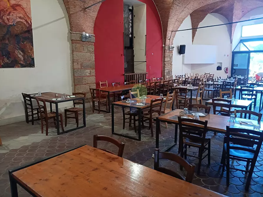 Immagine 1 di Bar / Ristorante in vendita  in Piazza del Luogo Pio 4 a Livorno