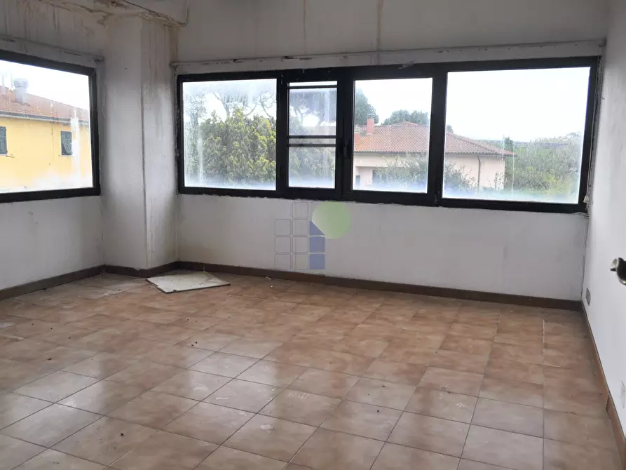 Immagine 21 di Attività artigianale in vendita  in Via della Padula 11 a Livorno