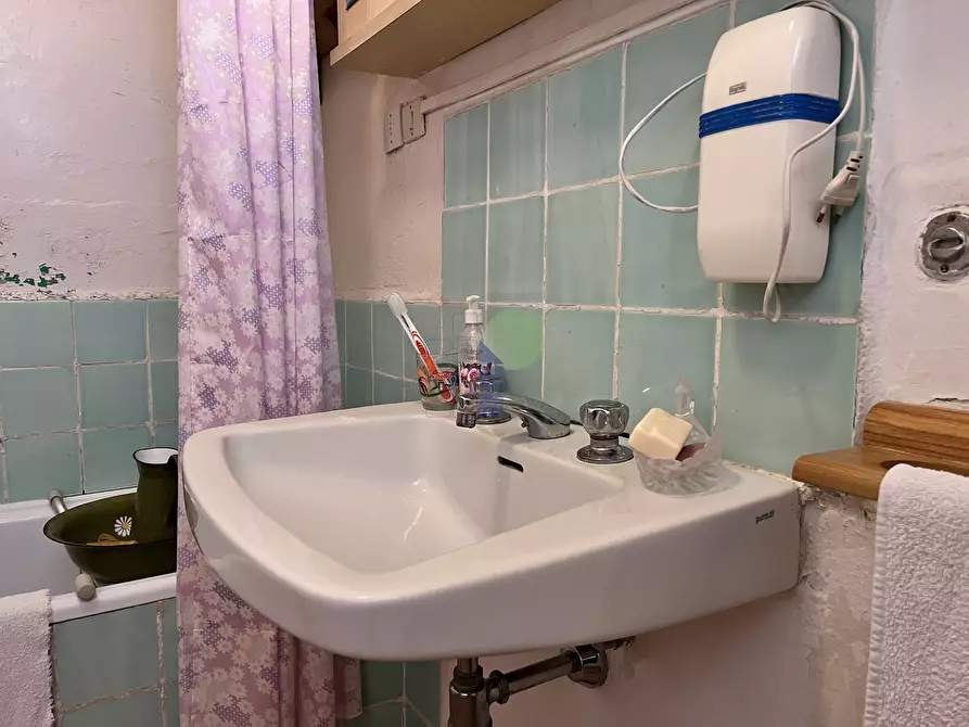 Immagine 21 di Pentalocale in vendita  in Piazza San Marco 45 a Livorno