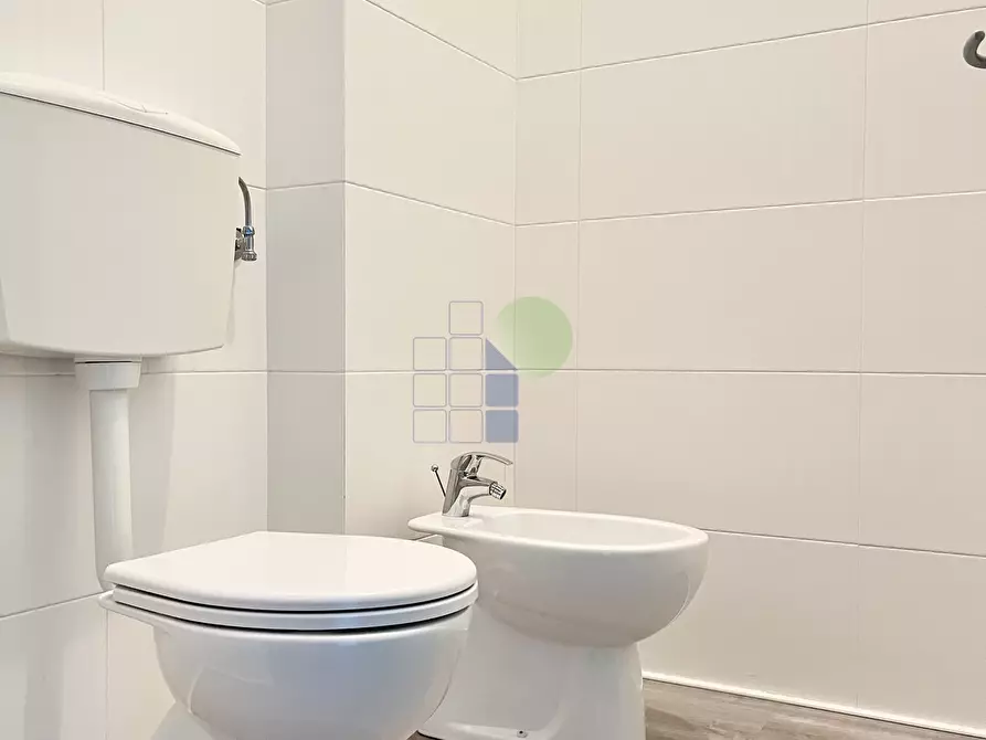 Immagine 5 di Ufficio in vendita  in Via Aurelio Nicolodi 52 a Livorno