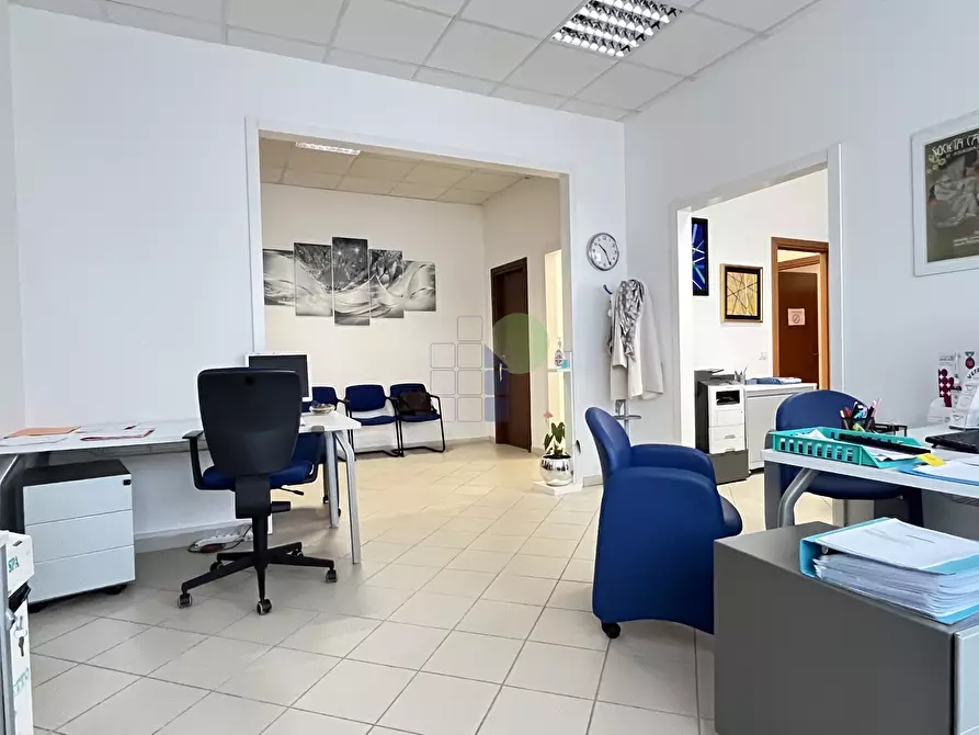 Immagine 6 di Ufficio in affitto  in Via dell' Artigianato 11 a Livorno