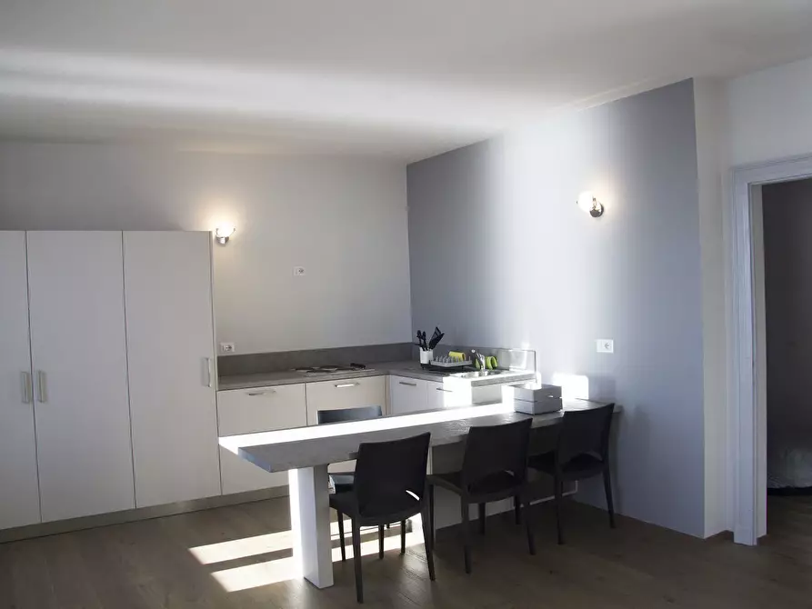 Immagine 3 di Trilocale in affitto  in Via Mazzini 1 a Belgirate