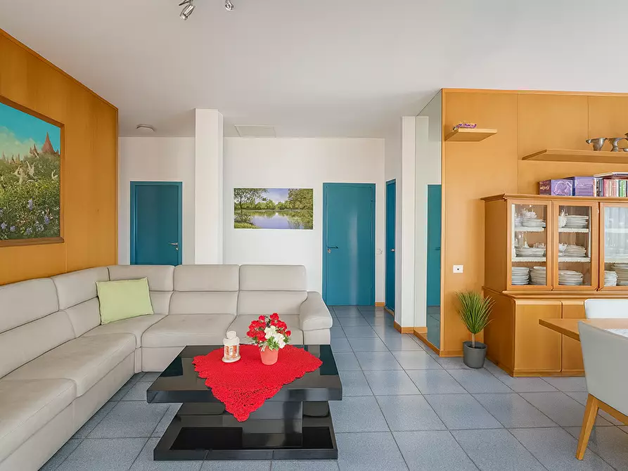 Immagine 10 di Trilocale in vendita  in Via Monviso 10 a Arona