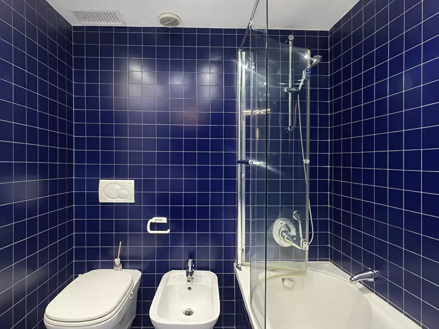 Immagine 18 di Bilocale in affitto  in Via Verbano a Arona