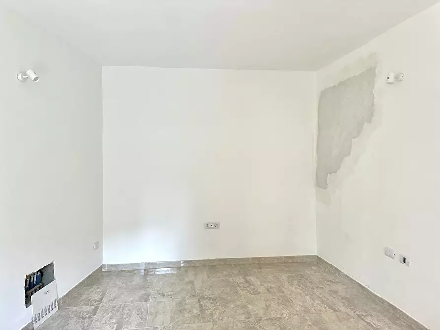 Immagine 12 di Bilocale in vendita  in Via Crosa 1 a Arona