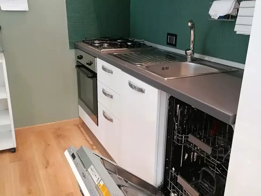 Immagine 2 di Bilocale in affitto  in Corso Liberazione 1 a Arona