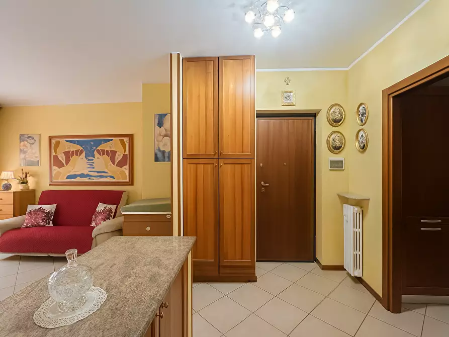 Immagine 5 di Trilocale in vendita  in Via Monte Nero 1 a Arona