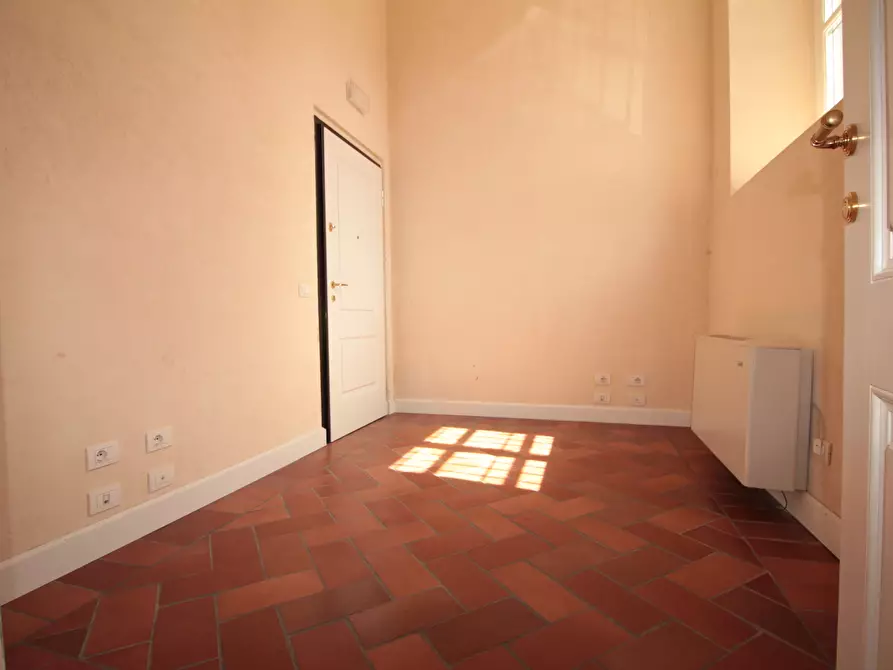 Immagine 5 di Ufficio in affitto  a Arona