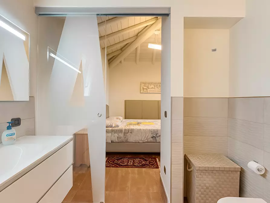 Immagine 30 di Villa in vendita  in Via Madonna della Motta 1 a Dormelletto