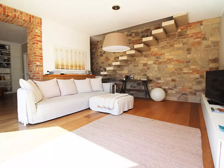 Immagine 1 di Rustico / casale in vendita  in Via Lanca 1 a Oleggio