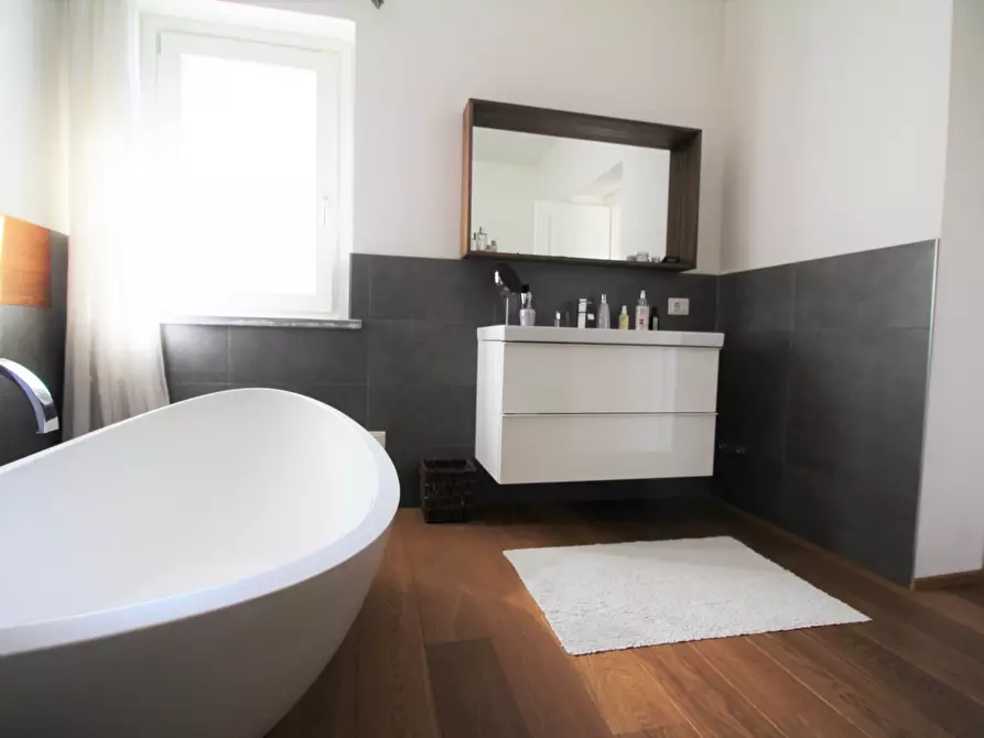 Immagine 23 di Rustico / casale in vendita  in Via Lanca 1 a Oleggio