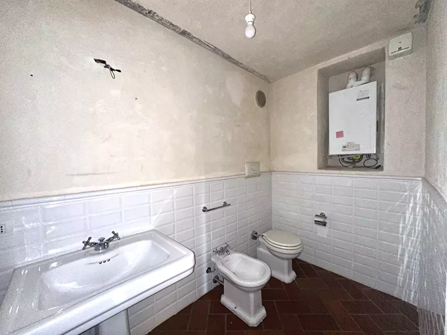 Immagine 15 di Ufficio in affitto  in Via San Carlo 1 a Arona