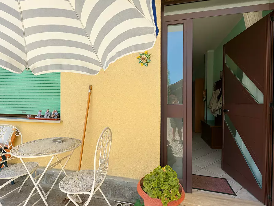 Immagine 20 di Bilocale in vendita  in Via Venezia a Dormelletto