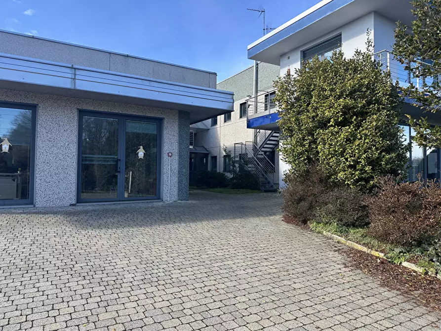 Immagine 5 di Attività artigianale in vendita  a Briga Novarese