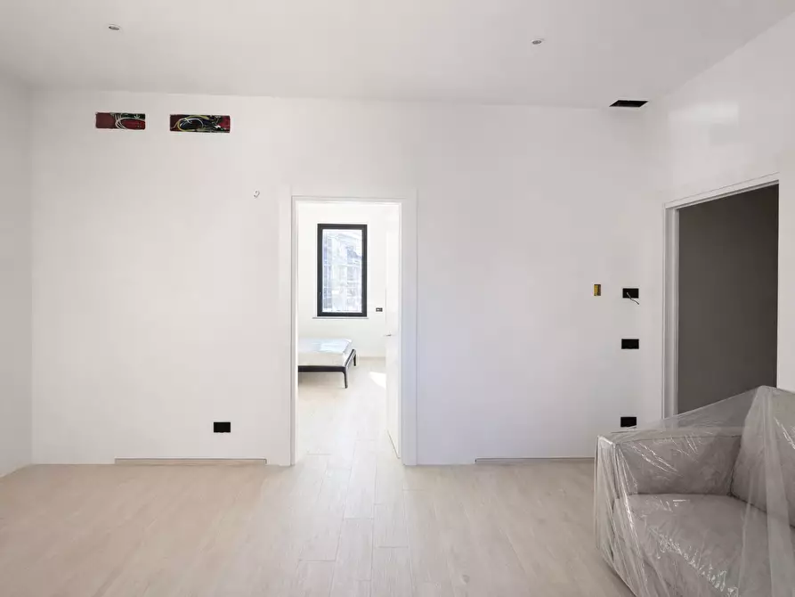 Immagine 10 di Bilocale in vendita  in Via XX Settembre 84 a Arona