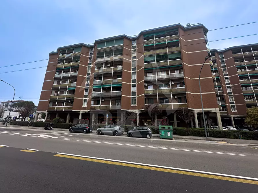 Immagine 27 di Quadrilocale in vendita  in Via Don Luigi Sturzo 37 a Bologna