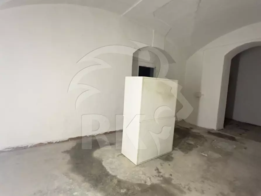 Immagine 2 di Magazzino in vendita  in Via dell'Indipendenza 67 a Bologna