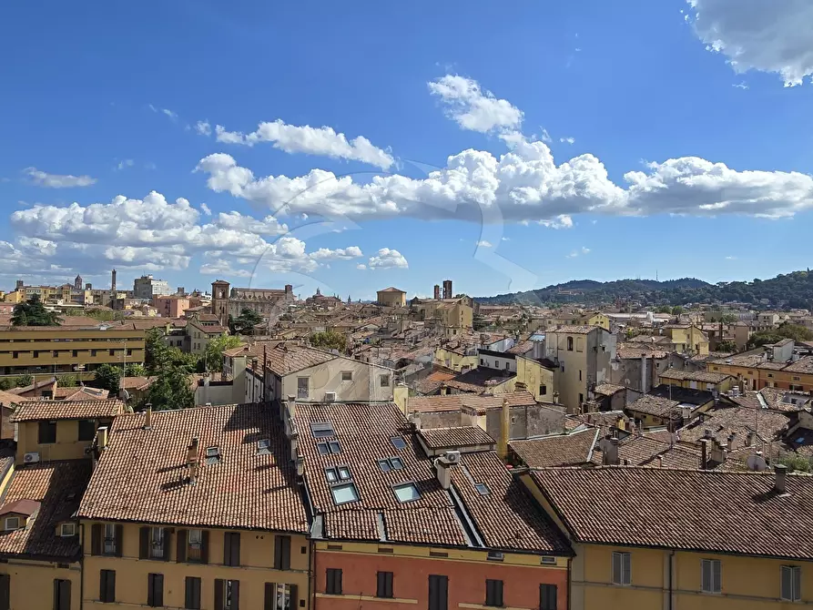 Immagine 13 di Quadrilocale in affitto  a Bologna