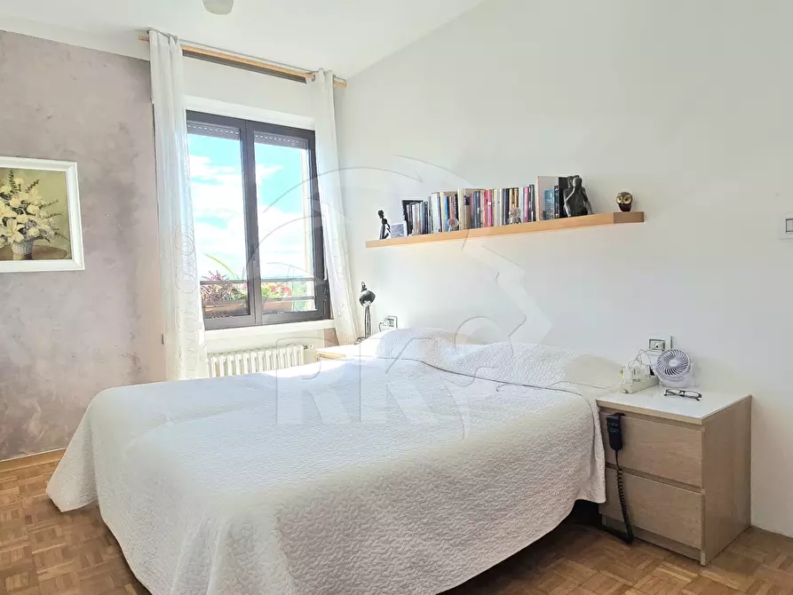 Immagine 7 di Pentalocale in vendita  in Via di Corticella 229 a Bologna