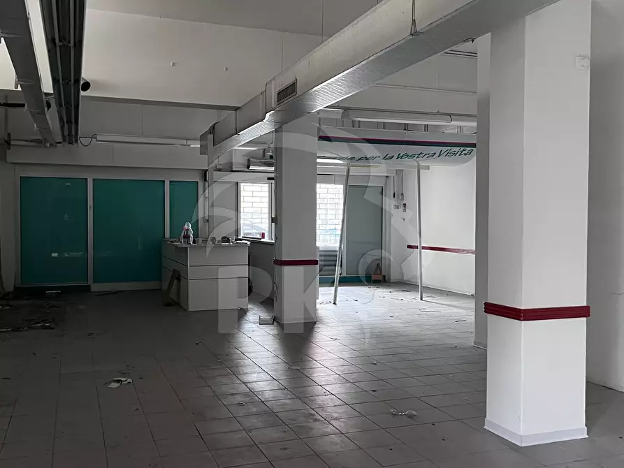 Immagine 1 di Locale commerciale in vendita  in VIA del PAVONE 73 a Ferrara