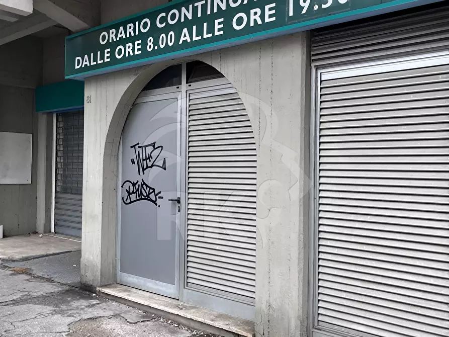 Immagine 3 di Locale commerciale in vendita  in VIA del PAVONE 73 a Ferrara
