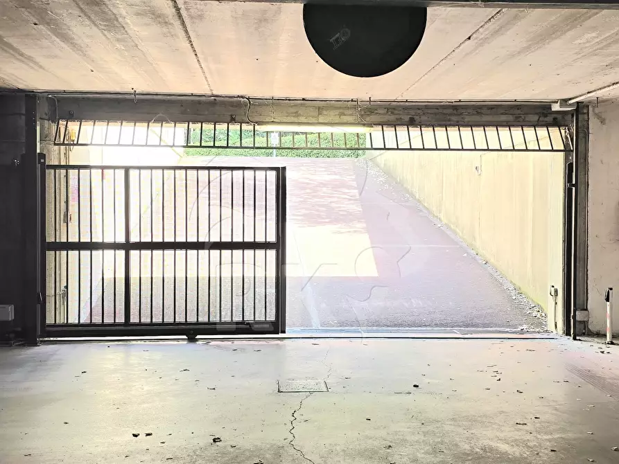 Immagine 26 di Pentalocale in vendita  in Via di Corticella 229 a Bologna