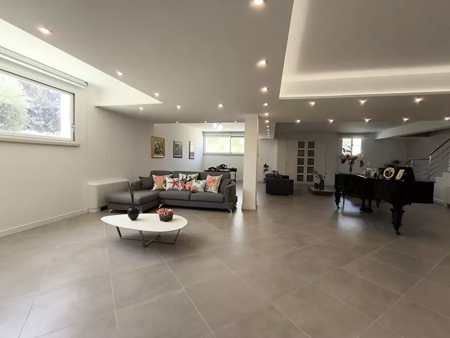 Immagine 41 di Villa in vendita  a Siracusa