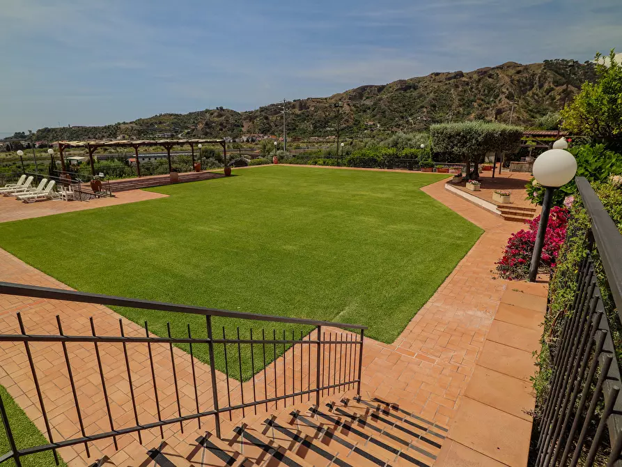 Immagine 19 di Terratetto in vendita  in Via Nazionale 203 a Taormina